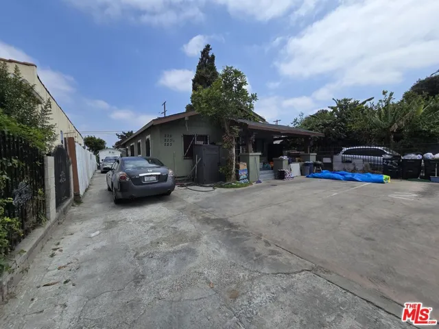 223 E 74th Street, Los Angeles, California 90003