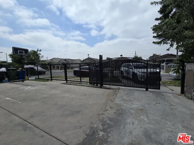 223 E 74th Street, Los Angeles, California 90003