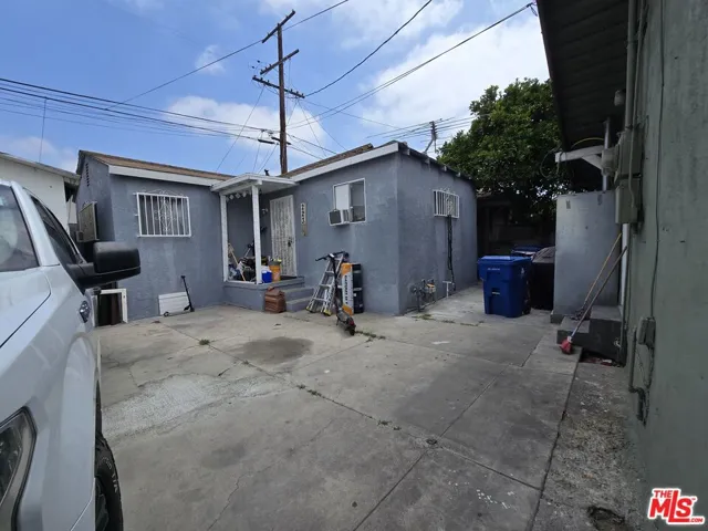 223 E 74th Street, Los Angeles, California 90003