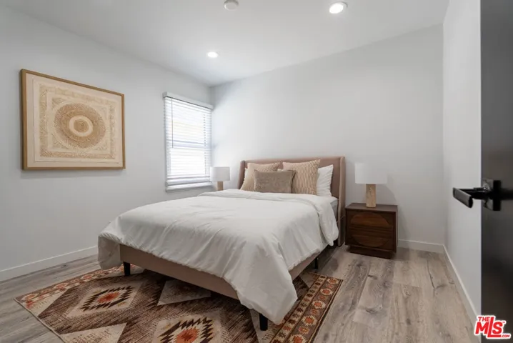 6160 Shoshone Avenue, Los Angeles, California 91316