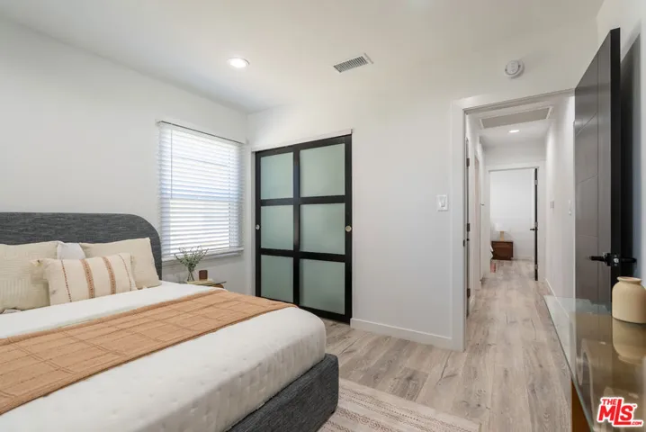 6160 Shoshone Avenue, Los Angeles, California 91316