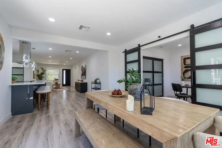 6160 Shoshone Avenue, Los Angeles, California 91316