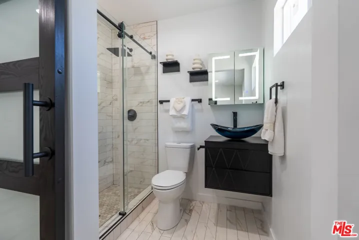 6160 Shoshone Avenue, Los Angeles, California 91316