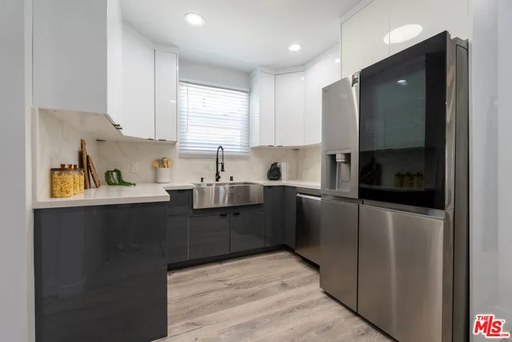 6160 Shoshone Avenue, Los Angeles, California 91316