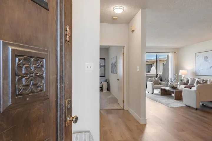 1427 Floribunda Avenue 305, Burlingame, California 94010