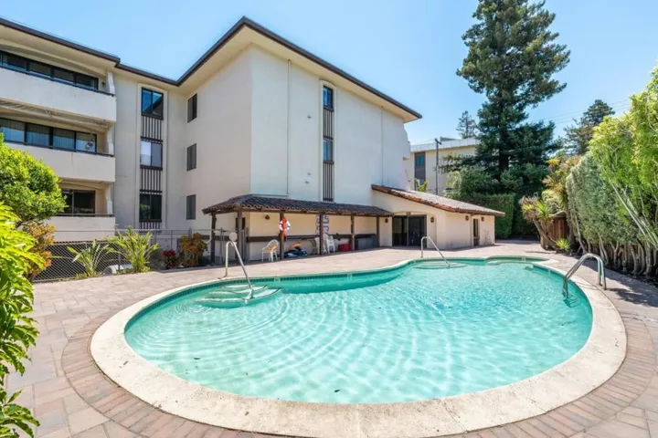 1427 Floribunda Avenue 305, Burlingame, California 94010