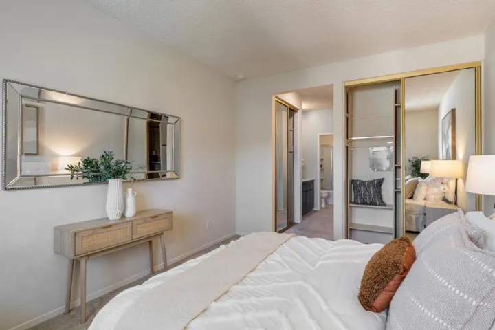1427 Floribunda Avenue 305, Burlingame, California 94010
