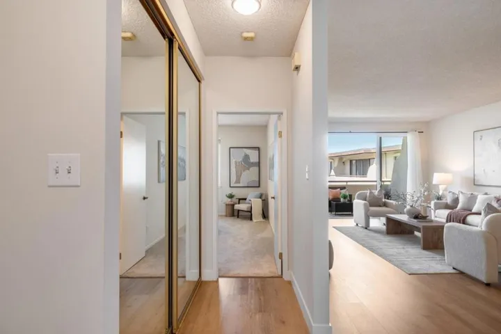 1427 Floribunda Avenue 305, Burlingame, California 94010