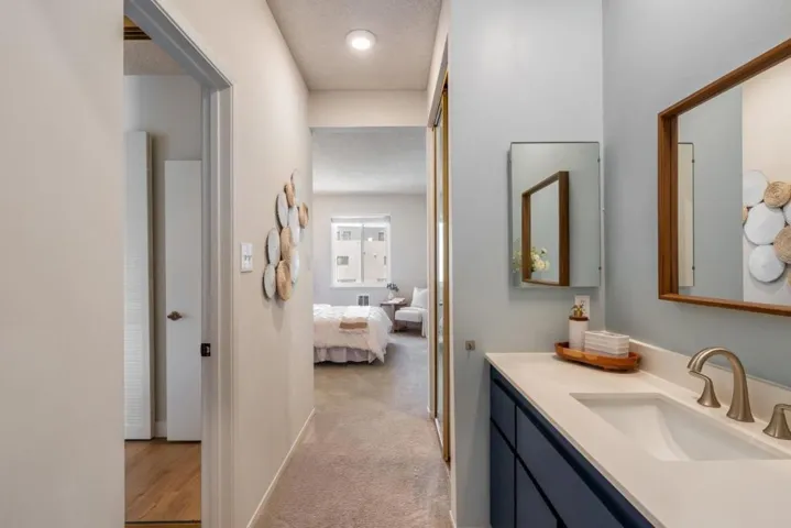 1427 Floribunda Avenue 305, Burlingame, California 94010