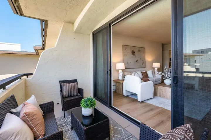 1427 Floribunda Avenue 305, Burlingame, California 94010