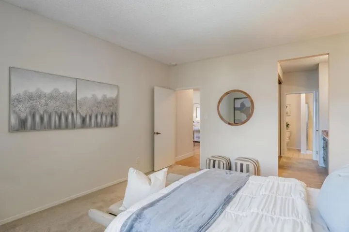 1427 Floribunda Avenue 305, Burlingame, California 94010