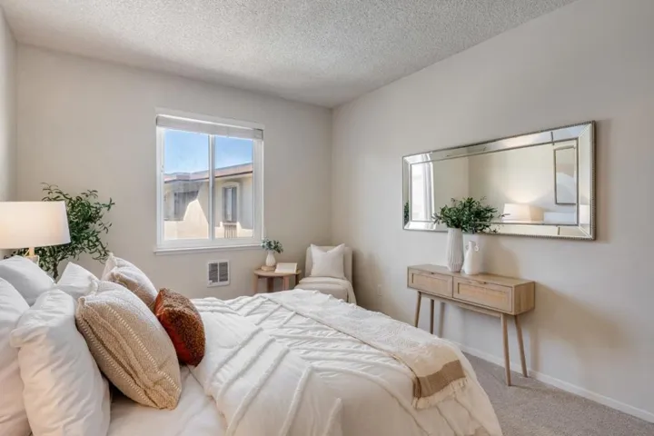 1427 Floribunda Avenue 305, Burlingame, California 94010