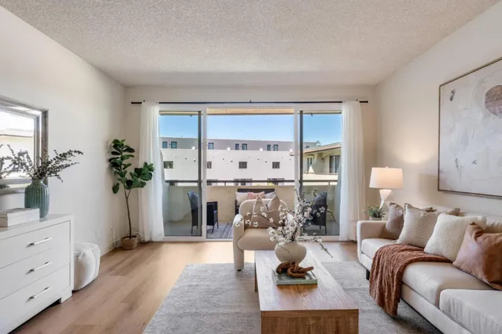 1427 Floribunda Avenue 305, Burlingame, California 94010
