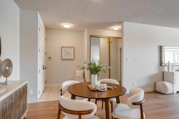 1427 Floribunda Avenue 305, Burlingame, California 94010