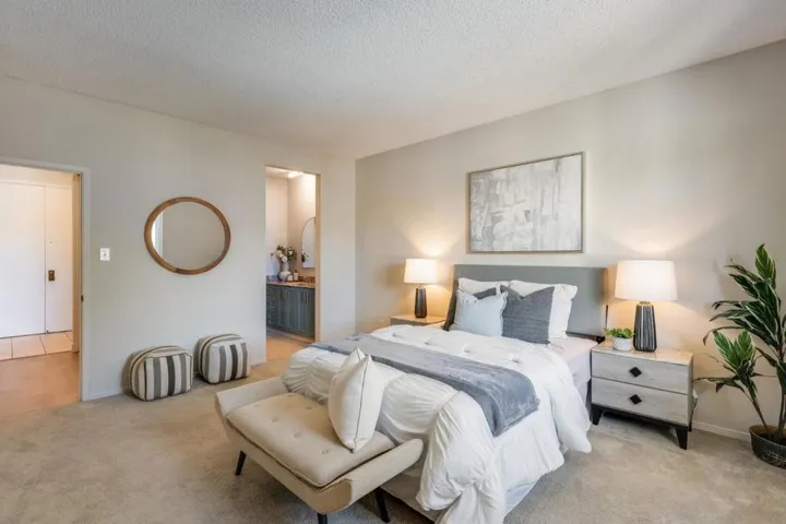 1427 Floribunda Avenue 305, Burlingame, California 94010