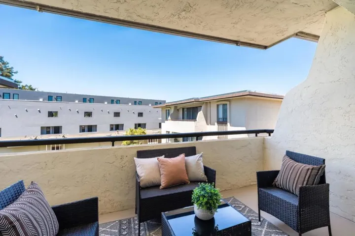 1427 Floribunda Avenue 305, Burlingame, California 94010