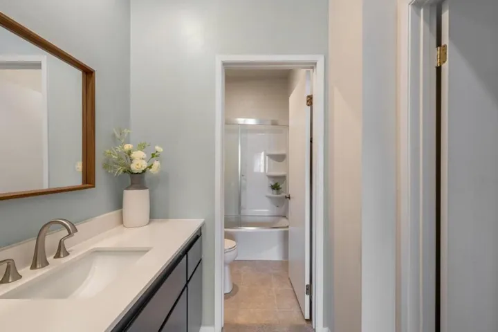 1427 Floribunda Avenue 305, Burlingame, California 94010