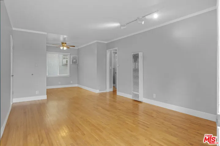 16147 W Sunset Boulevard 3, Los Angeles, California 90272