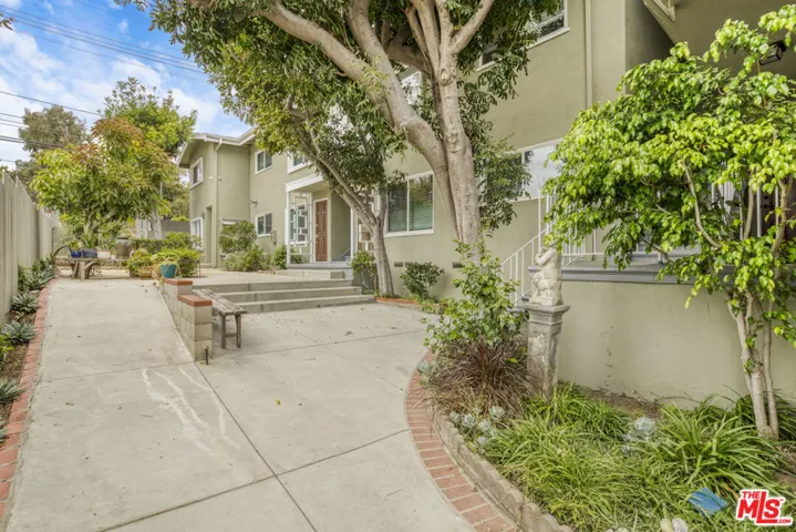16147 W Sunset Boulevard 3, Los Angeles, California 90272