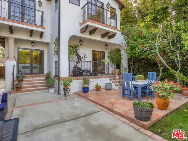 2026 Greenfield Avenue, Los Angeles, California 90025