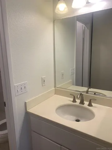 10656 Adermaqn 30, San Diego, California 92126
