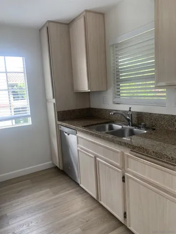 10656 Adermaqn 30, San Diego, California 92126