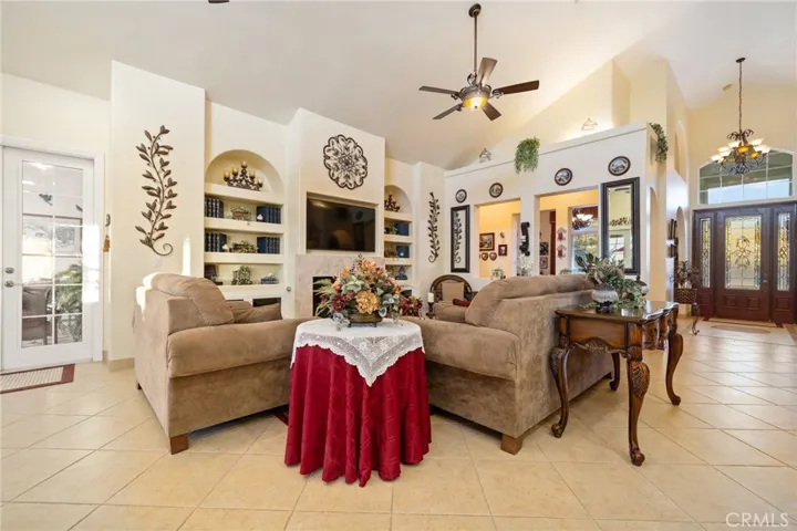 17173 Fort Tejon Road, Llano, California 93544
