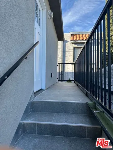 11947 Victory Boulevard, North Hollywood, California 91606