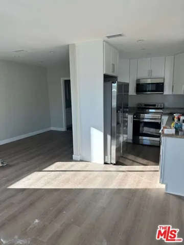 11947 Victory Boulevard, North Hollywood, California 91606