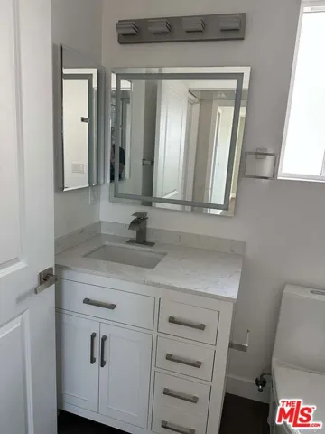 11947 Victory Boulevard, North Hollywood, California 91606