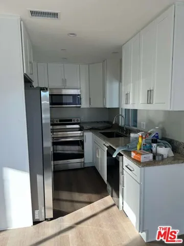 11947 Victory Boulevard, North Hollywood, California 91606