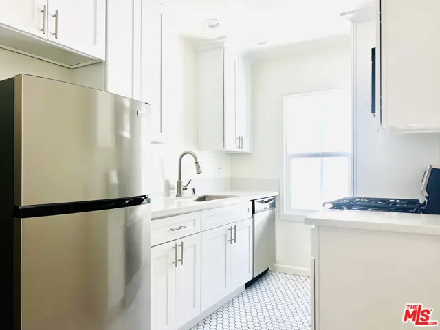 1860 N Alexandria Avenue 1884, Los Angeles, California 90027