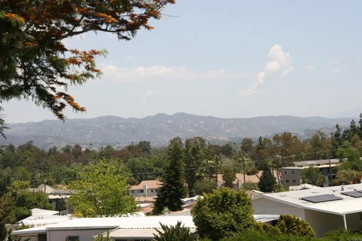 Views abound in Rancho Escondido