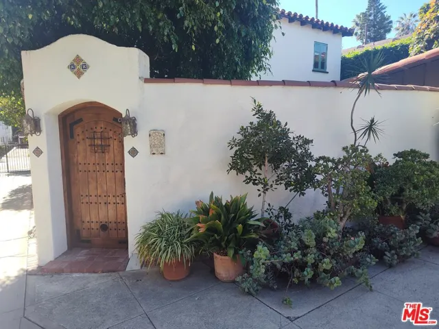 7961 Norton Avenue, West Hollywood, California 90046
