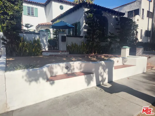 7961 Norton Avenue, West Hollywood, California 90046