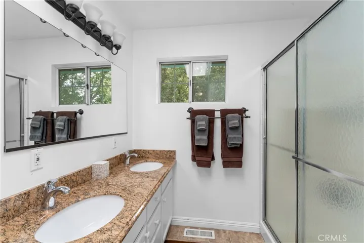 955 Teakwood Drive, Lake Arrowhead, California 92352