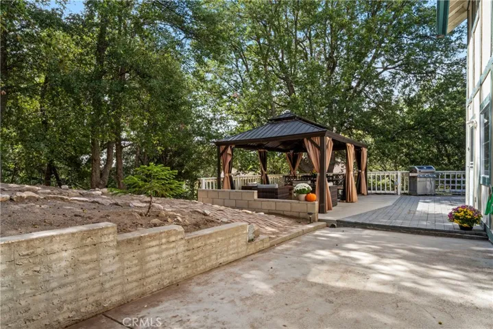 955 Teakwood Drive, Lake Arrowhead, California 92352