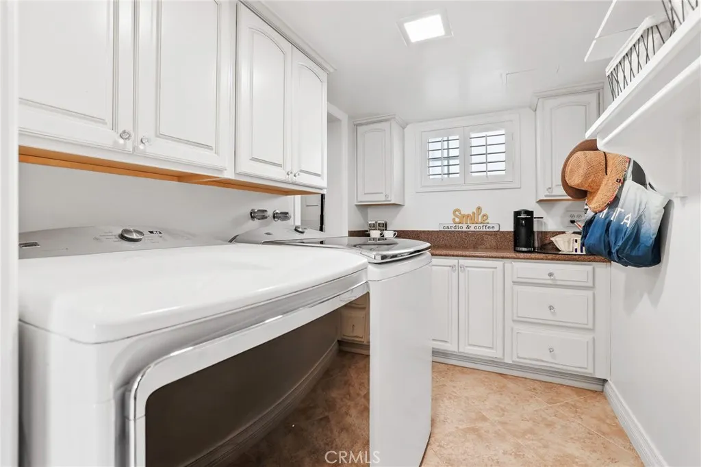 Laundry room or butlers pantry