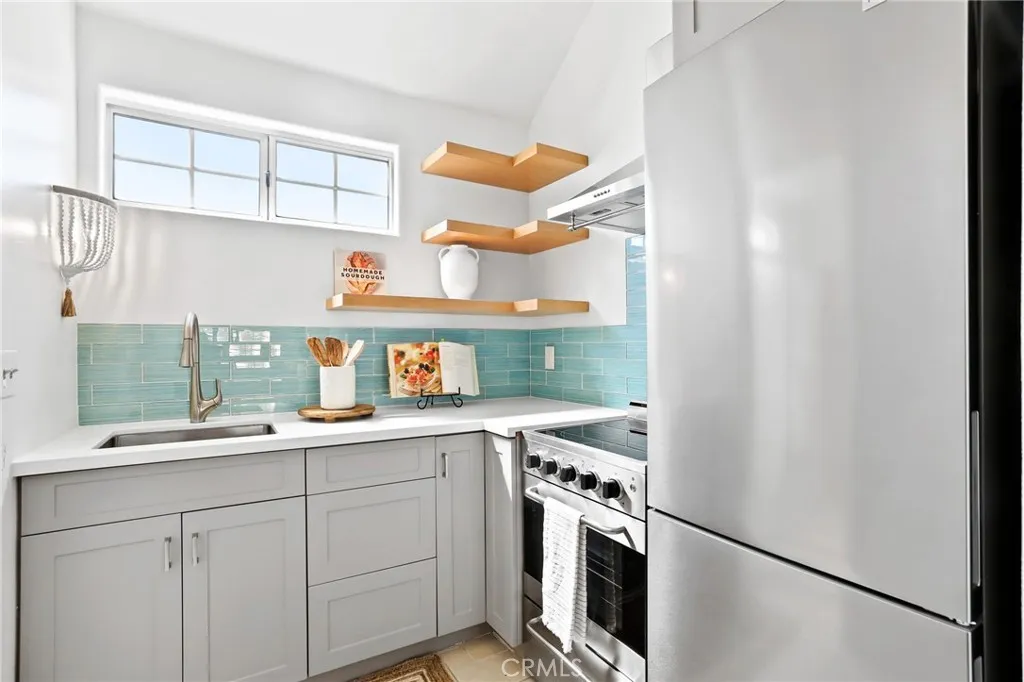 Kitchenette in guest suite