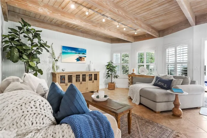 205 4th Street, Seal Beach, California 90740