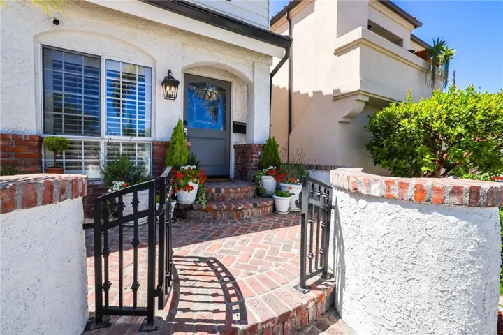 Entrance to front patio