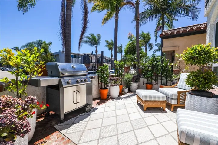 Front patio area.