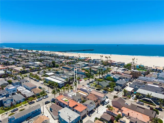 205 4th Street, Seal Beach, California 90740