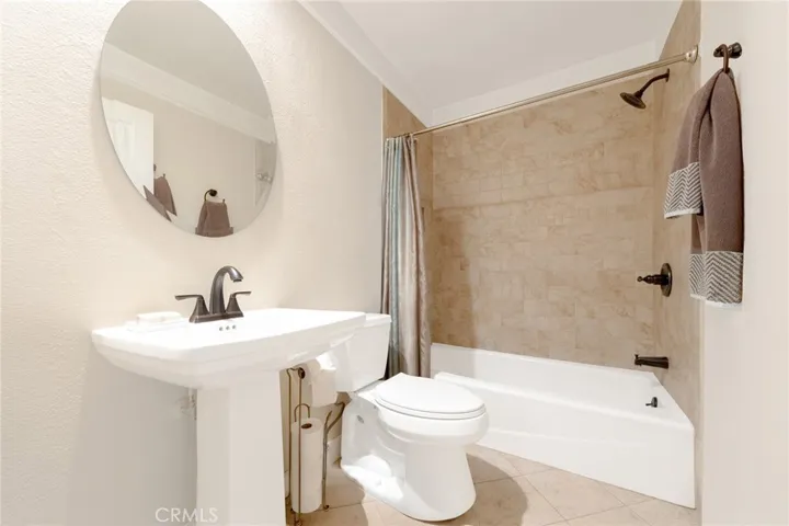 Guest Full Bath