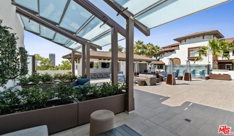 6280 W 3rd Street 412, Los Angeles, California 90036