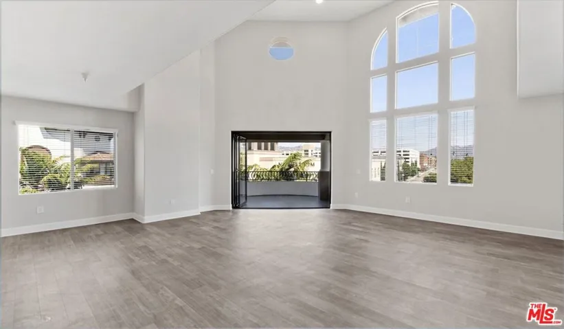 6280 W 3rd Street 412, Los Angeles, California 90036
