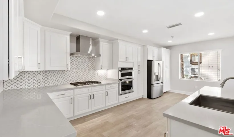 6280 W 3rd Street 412, Los Angeles, California 90036