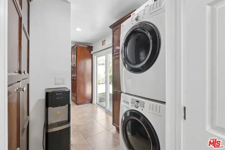 5254 Parkglen Avenue, Los Angeles, California 90043