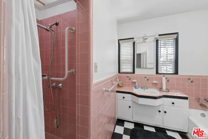 5254 Parkglen Avenue, Los Angeles, California 90043