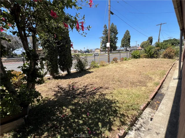 10001 Vine Street, Bloomington, California 92316